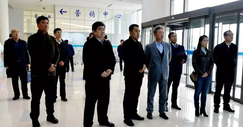 市委常委、統(tǒng)戰(zhàn)部部長(zhǎng)李家良陪同客人到濱州市(圖1)