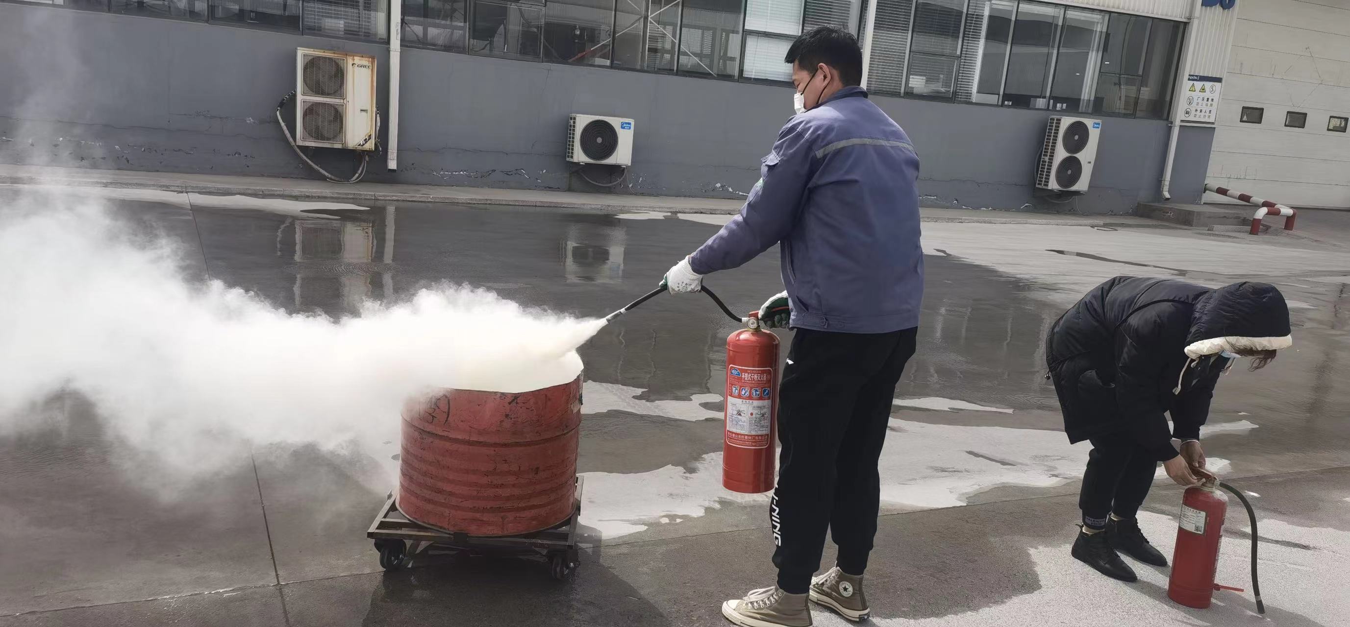 開展消防演練，提升員工應(yīng)急能力(圖3)